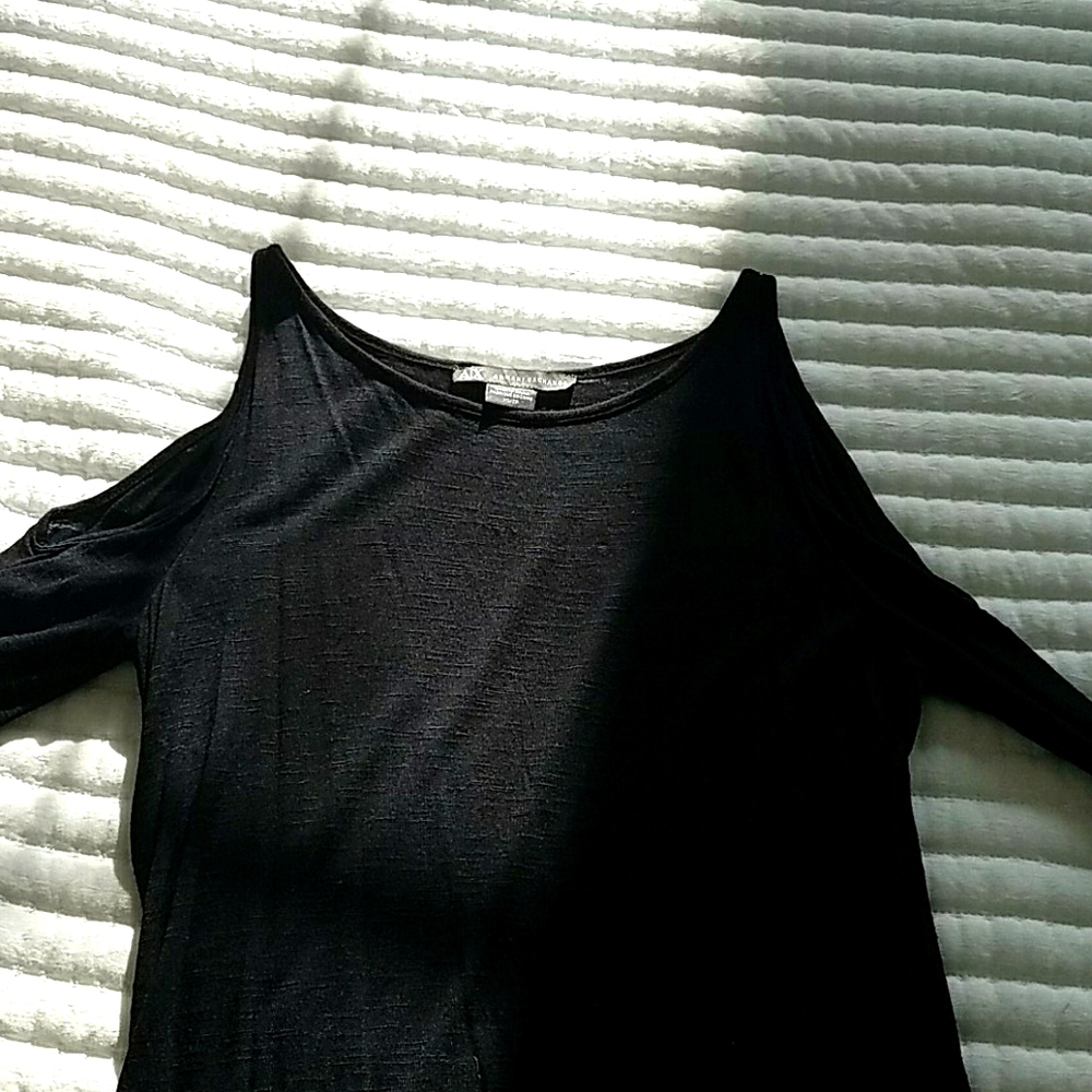 A|X cold shoulder top